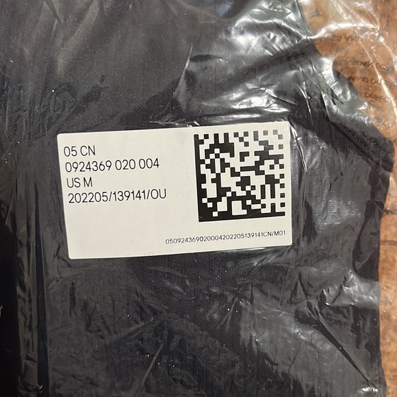 H&M - Seamless Sports Bra in DryMove - Picture 7 of 7